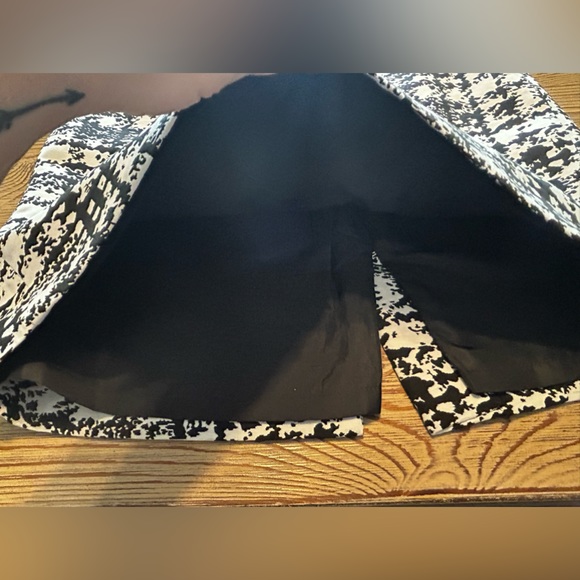 Ann Taylor Skirt Size 4 - Picture 2 of 4